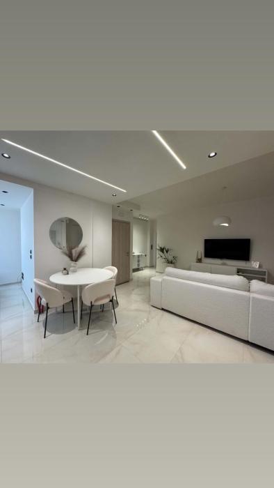White House Apartments