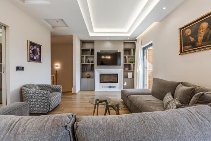Villa Morava No 74 Belvedere Korça by PikHost