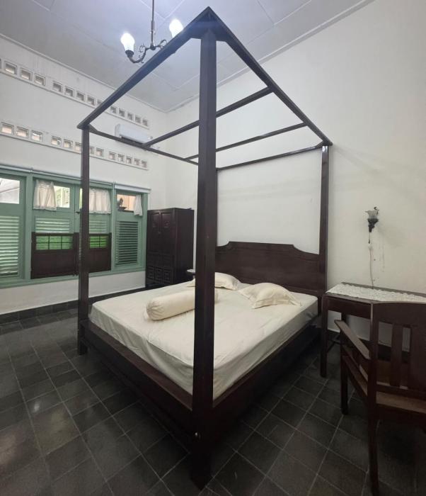 Vintage Room 2 in Colonial House