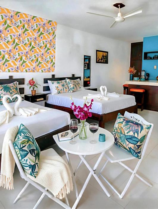 Beach 6 Min Walk, 2 Blue Flag Beaches 10 Min, Kitchen, WiFi, AC, 1BR King, Double & 2BR Duplex, Sleeps 2-8, Free Bikes & Beach Chairs
