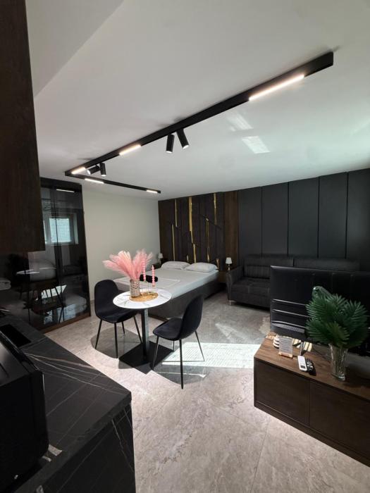 Black & Velvet Luxury Studio 21 Dhjetori, Tirana