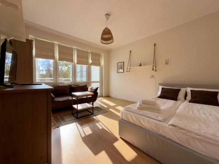 Teatralna City Charm Apartment by BookingHost