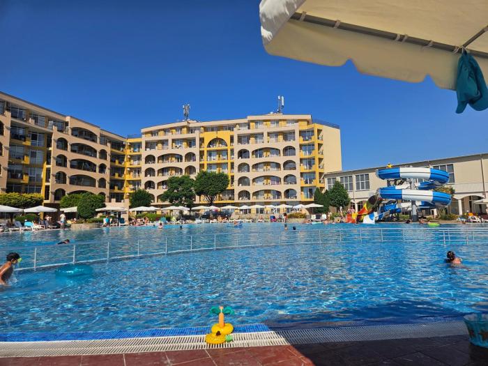 MIDIA FAMILY RESORT 1 Izbový apartmán na pláži s výhladom na more