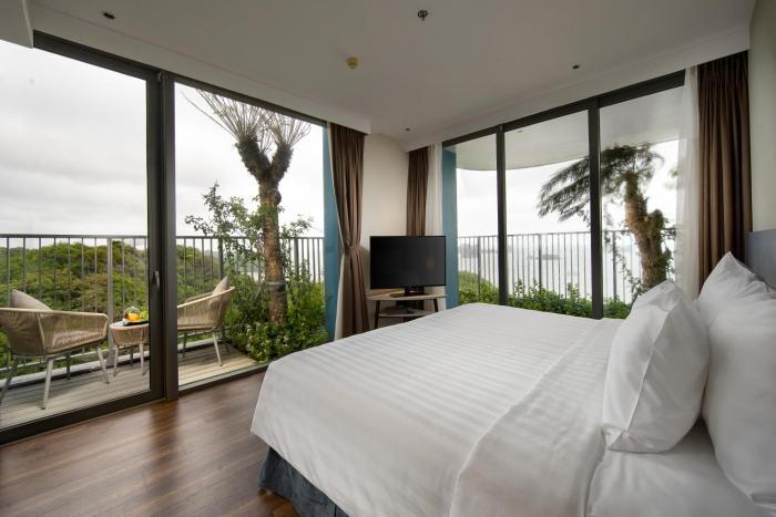Aura Ocean View Residence