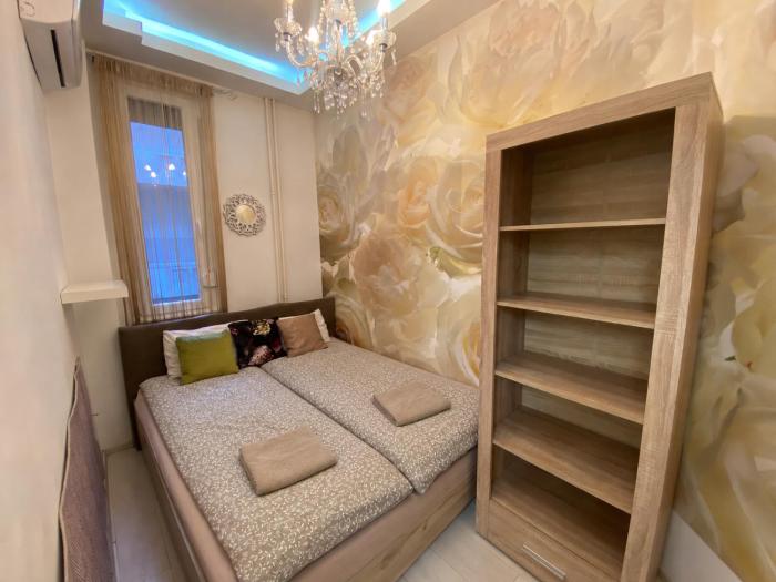 City Center Private Apartment for 12 people - 3 bedrooms - near ruin bars, Gozsdu, Synagogue