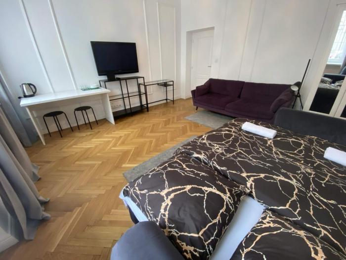 Fantastic Waw - KP69 Room - C