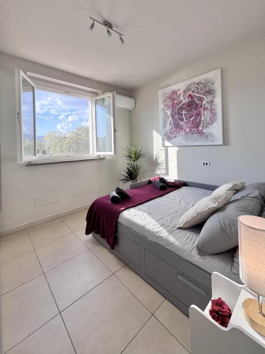 The Artists Villa - Modern Villa with Swimming Pool, Garden , 4 bedrooms and 4 bathrooms - 10 minutes from the city centre