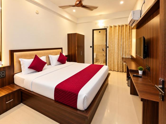 Hotel Narayanaa Near Toran Dwar with Parking