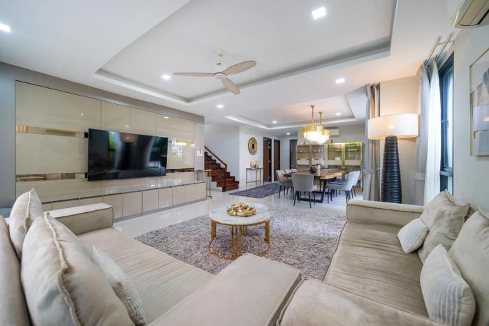 Exclusive 5 Bedroom Villa Laguna Park
