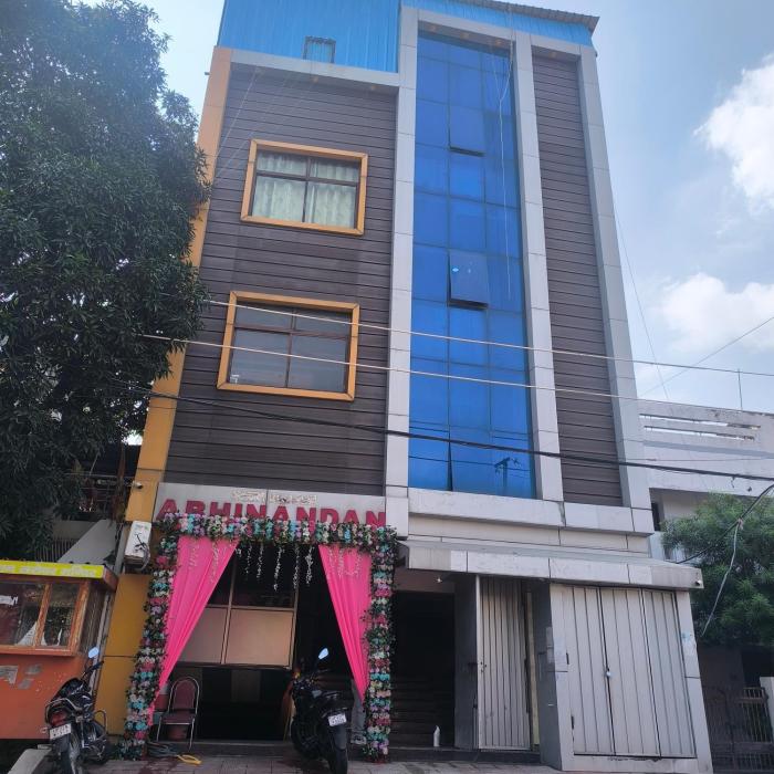 Abhinandan Hotel