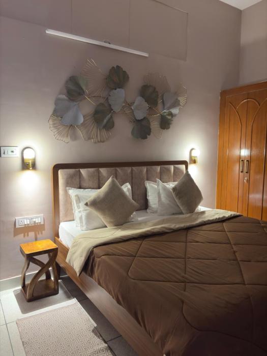 B-16 Stays Boutique Stay with Kitchen Central Jodhpur