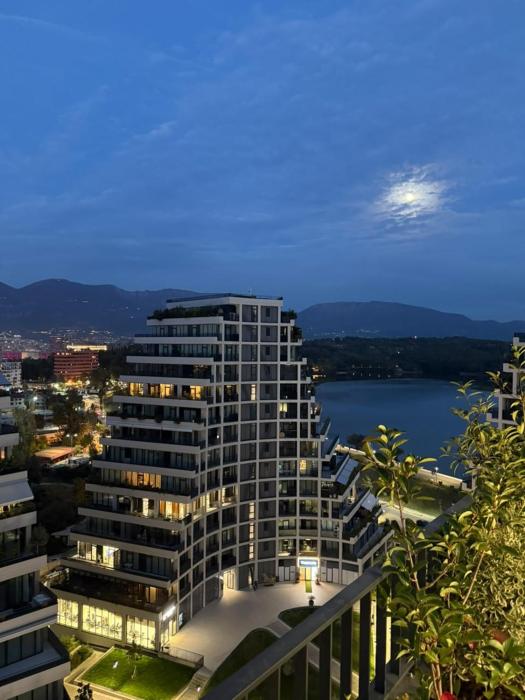 Lake View Elite Apartment