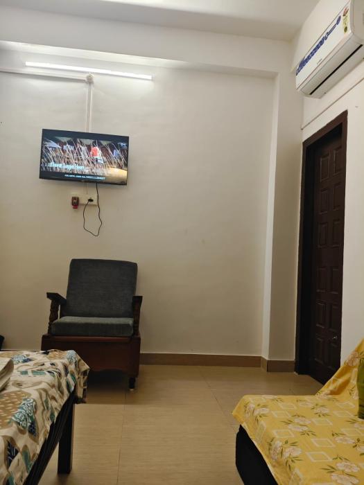 Ronin Stays - Private 1BHK w kitchen and parking