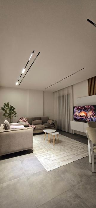 Dion Urban Apartment