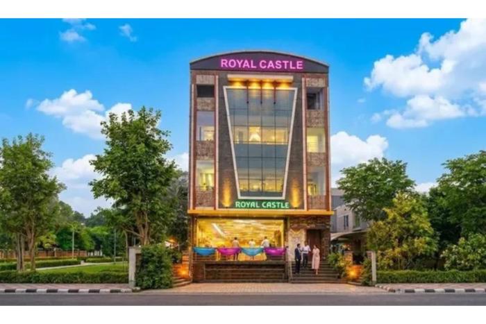 FabHotel Royal Castle