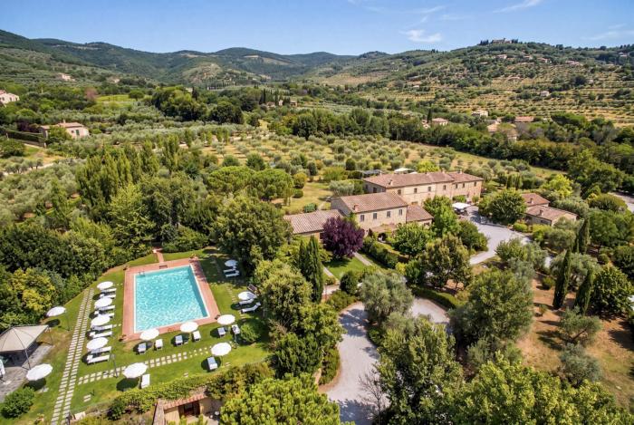 VILLA BORGO SAN PIETRO 44, Emma Villas