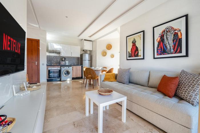 Prestigia Apt - Pools & High-Speed Internet