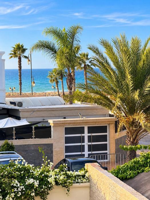 Luxurious private Villa with sea view