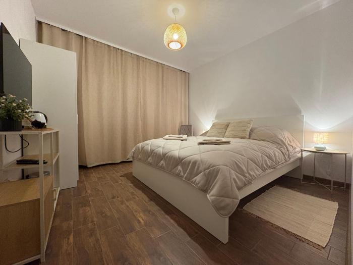 A cozy room in a great location