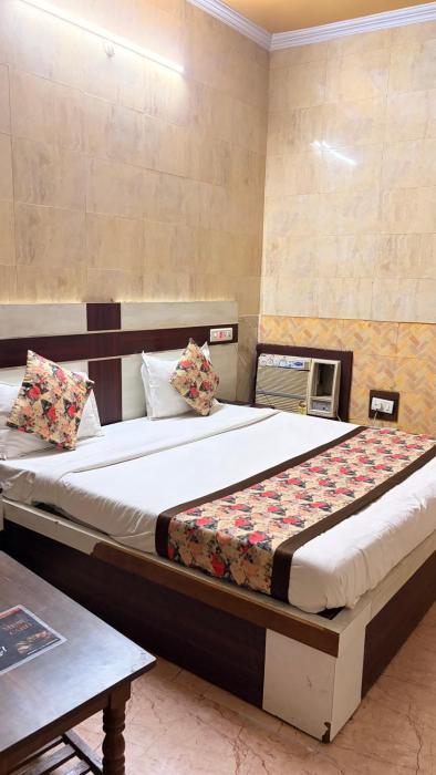 HOTEL P R Palace
