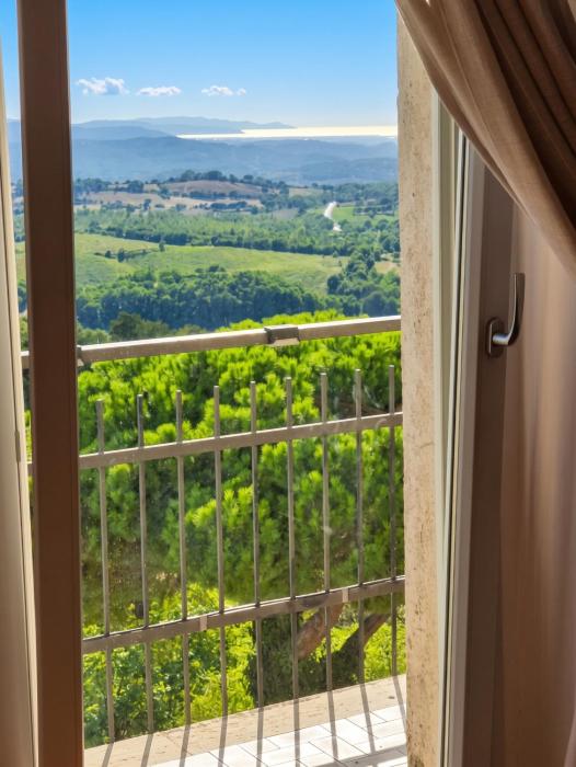 Spacious apartment in Manciano with view