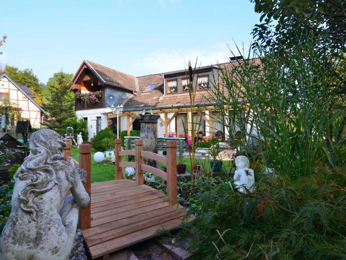 Gemütliches Ferienhaus mit Pool in Blankenburg