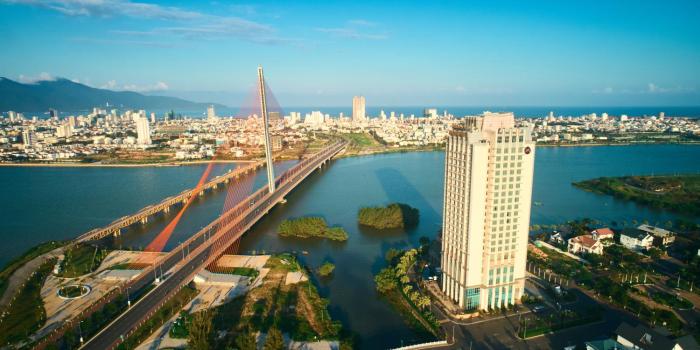 Grand Mercure Danang - 10 minutes to Airport & 200m to Bach Dang Walking street