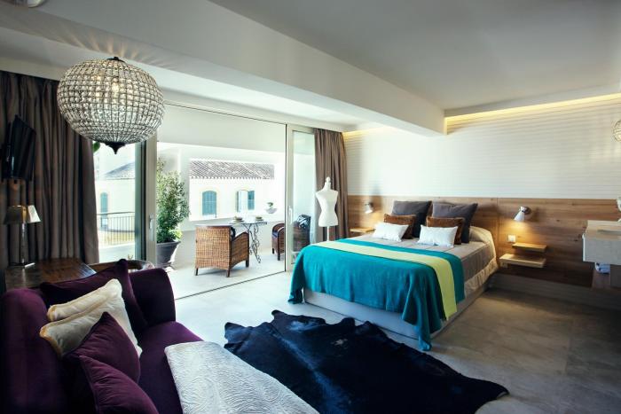 Luxury Cabaret Suite