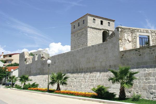 Apartments Višnja