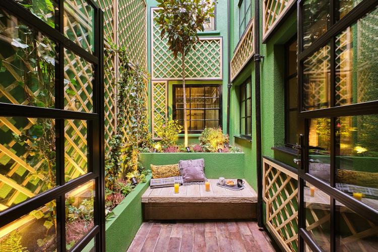 Feature Twin with Balcony