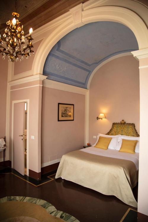 Palazzo Guadagni Hotel Review, Florence Travel