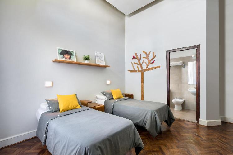 Zweibettzimmer mit eigenem Bad