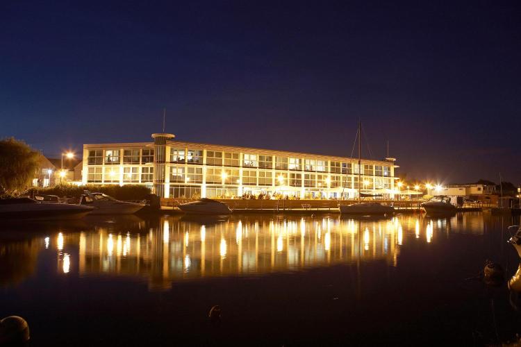 Captains Club Hotel, Wick Ferry, Wick Lane, Christchurch, BH23 1HU, England.