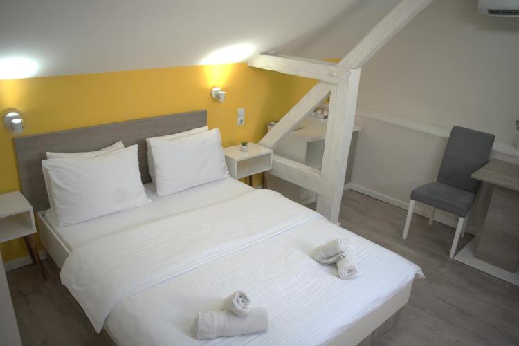 Chambre Triple avec Salle de Bains Privative