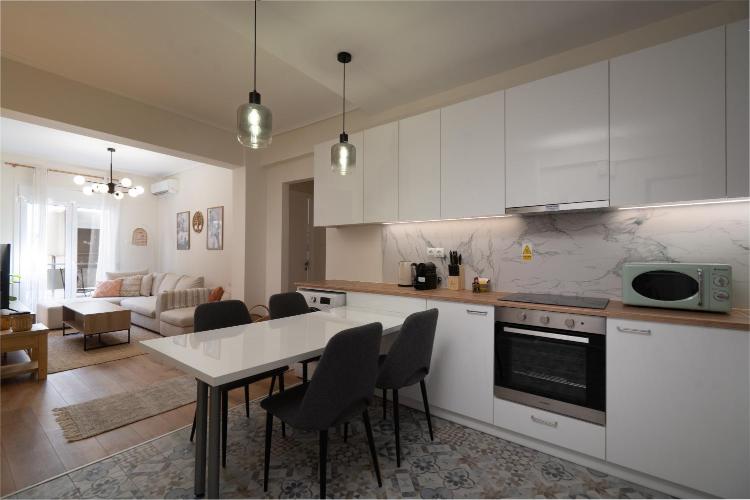 Two-Bedroom Deluxe Apartment with Balcony