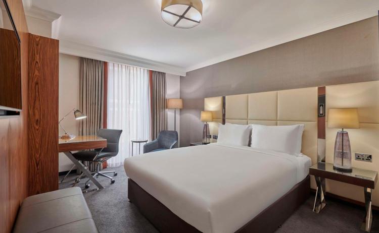 Chambre Lit King-Size - Vue sur Cour - Étage Supérieur