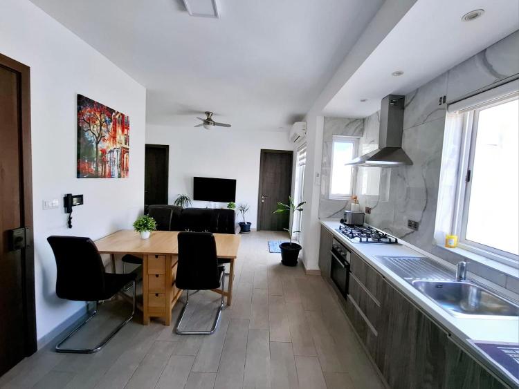 Apartment mit 2 Schlafzimmern und Balkon