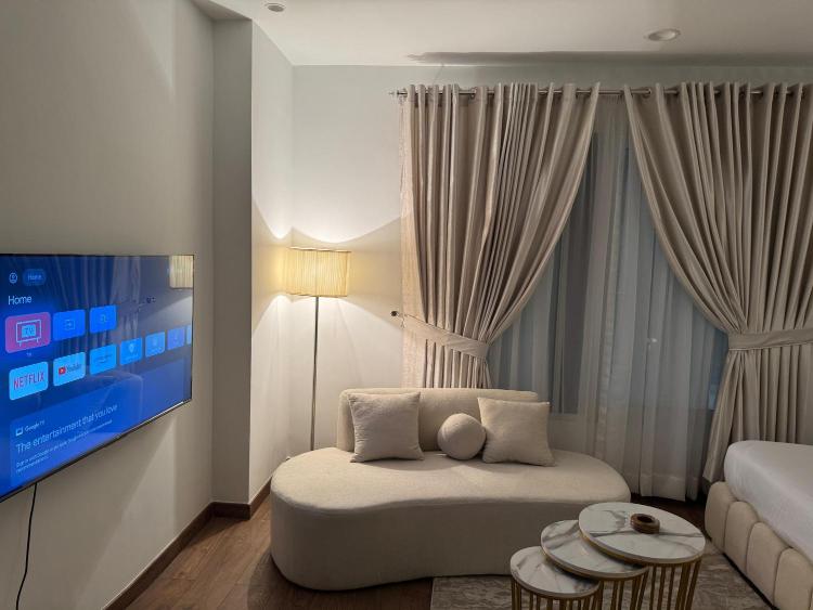 Deluxe King Studio