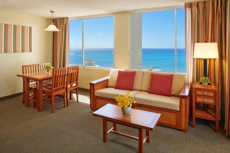 Suite mit 1 Schlafzimmer mit 1 Queensize-Bett und Meerblick