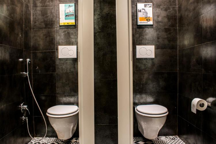 Lit dans Dortoir Mixte de 6 Lits - Toilettes Doubles avec Salle de Bains Privative