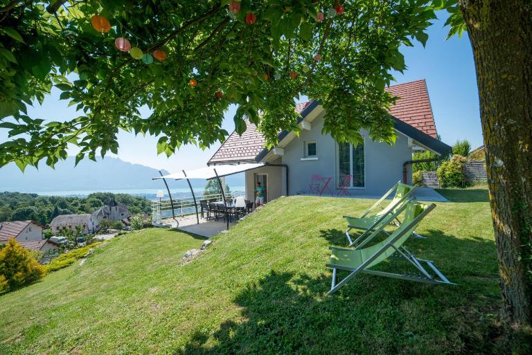 Gîte LaurieRaphael - Bed and Breakfast Pugny-Chatenod