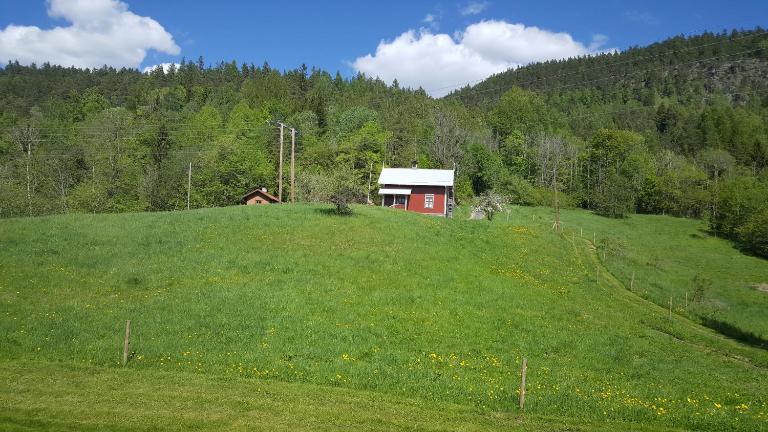 Eidsfoss slusevokterbolig - Bed and Breakfast Lunde
