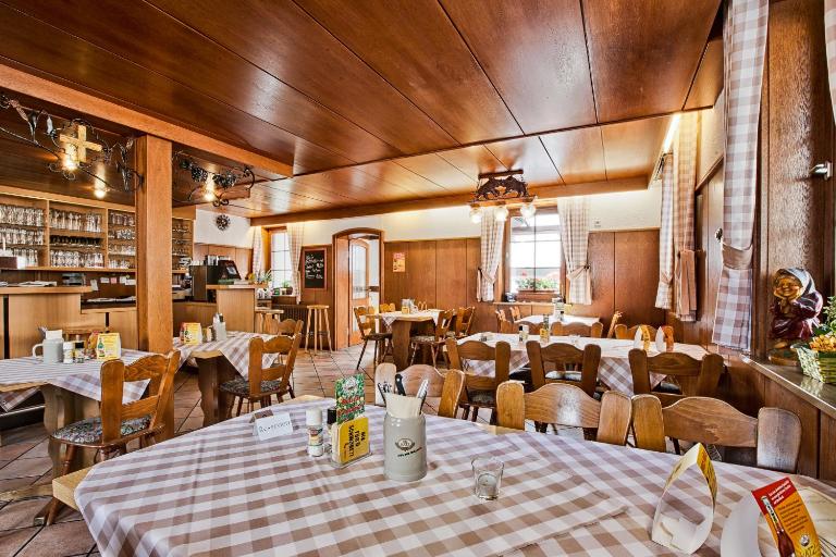 Landgasthaus Kreuz beim Tom - B&B Rastatt