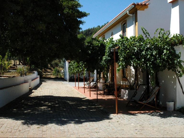 Quinta Do Vaqueirinho - Agro-Turismo - B&B Marvão