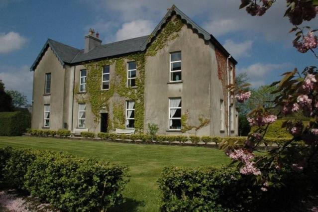 The Old Monastery Guesthouse - Bed and Breakfast Cahirciveen