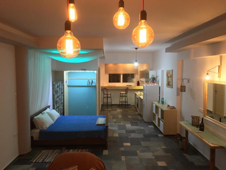 Seascape Apartment with Private Balcony in Faliraki - B&B Faliraki