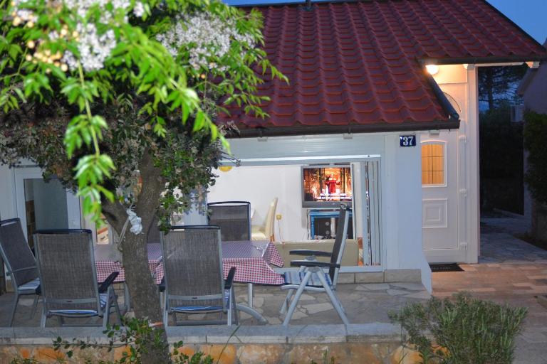Sunny Cottage - B&B Petrcane