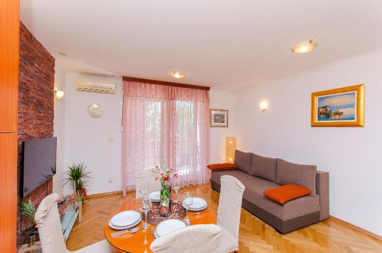 Apartment Lucija by the beach - B&B Split