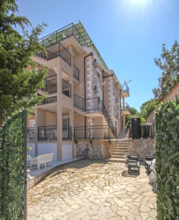Apartments Bellavista - B&B Luštica