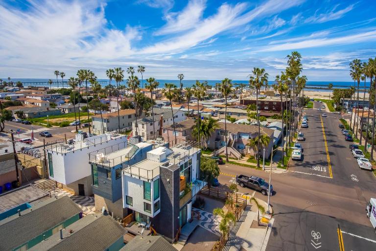Modern Beach Home Steps To The Sand - B&B San Diego
